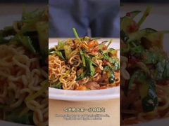 حساء فوري لذيذ و حار و حار الفيرميسيلي و المعكرونة 12 شهراً المعكرونة الفورية الساخنة و الحامضة