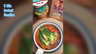 5 دقائق نودلز البطاطا الحلوة وجبة صينية سريعة