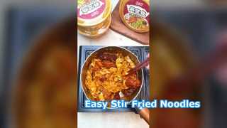 يعد طهي المعكرونة المقلية بهذه الطريقة لذيذًا حقًا